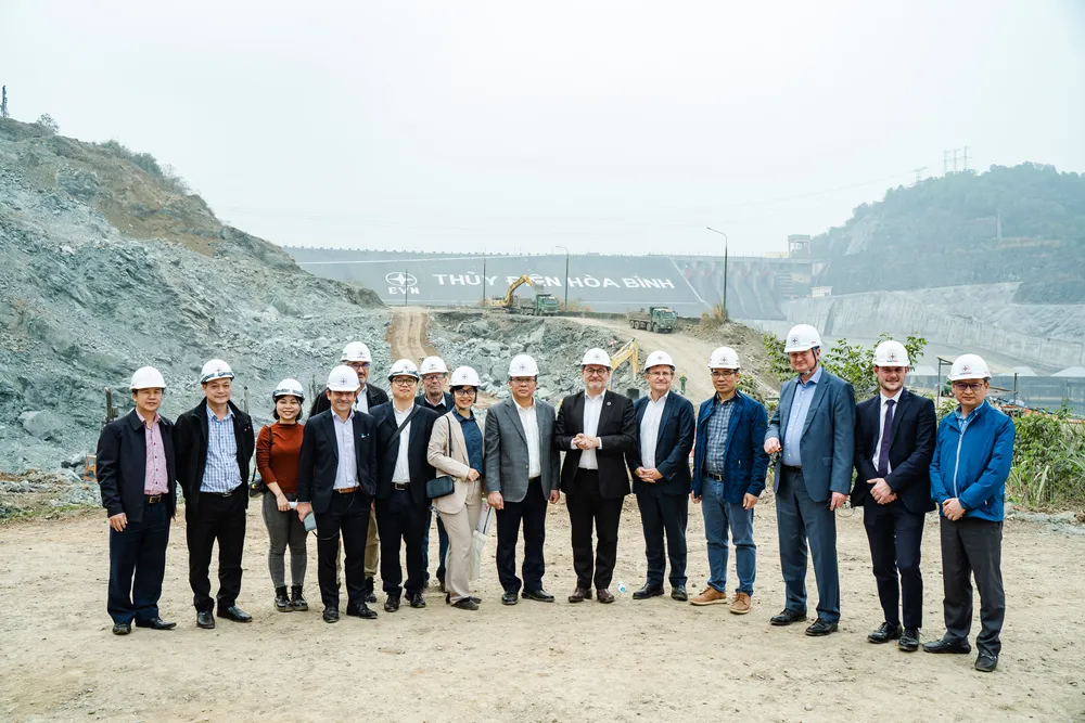 Đoàn công tác của AFD đến thăm dự án thủy điện Hòa Bình mở rộng Đoàn công tác của AFD đến thăm dự án thủy điện Hòa Bình mở rộng