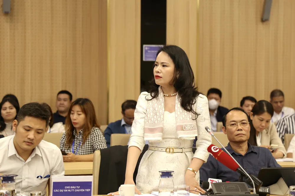 Bà Nguyễn Thị Thanh Bình, Phó Tổng Giám đốc Tập đoàn T&T phát biểu tại hội nghị Bà Nguyễn Thị Thanh Bình, Phó Tổng Giám đốc Tập đoàn T&T phát biểu tại hội nghị