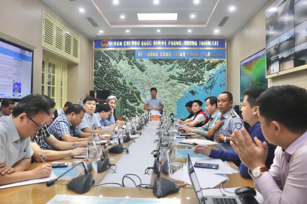 Ban Chỉ đạo Quốc gia về phòng chống thiên tai họp triển khai nhiệm vụ ứng phó một cơn bão. Ảnh tư liệu Ban Chỉ đạo Quốc gia về phòng chống thiên tai họp triển khai nhiệm vụ ứng phó một cơn bão. Ảnh tư liệu