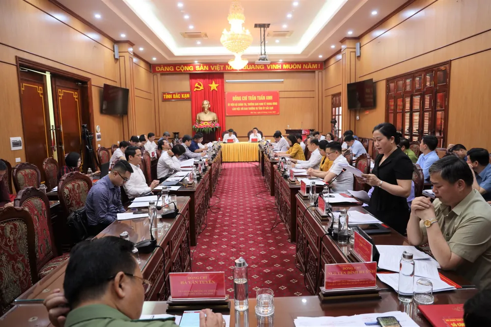 Cuộc làm việc của Trưởng Ban Kinh tế Trung ương Trần Tuấn Anh tại Tỉnh ủy Bắc Kạn Cuộc làm việc của Trưởng Ban Kinh tế Trung ương Trần Tuấn Anh tại Tỉnh ủy Bắc Kạn