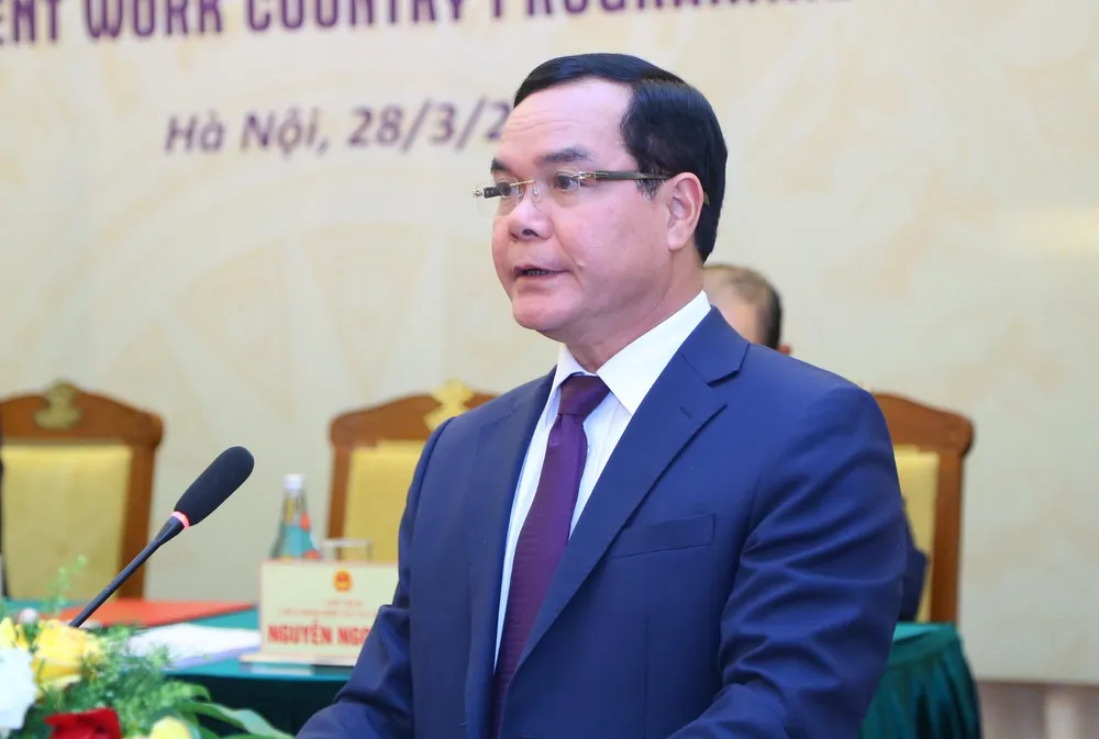 Chủ tịch Tổng LĐLĐ Việt Nam Nguyễn Đình Khang phát biểu Chủ tịch Tổng LĐLĐ Việt Nam Nguyễn Đình Khang phát biểu