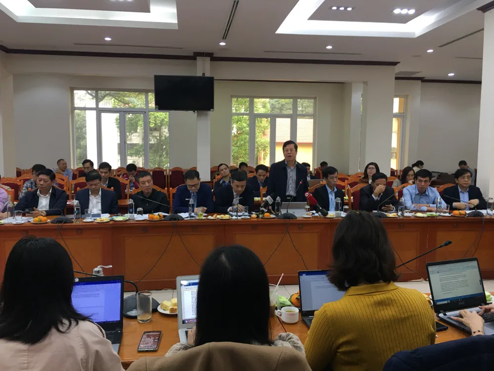 Phó Cục trưởng Cục Chăn nuôi Tống Xuân Chinh trả lời tại cuộc họp báo sáng 31-3, tại Hà Nội Phó Cục trưởng Cục Chăn nuôi Tống Xuân Chinh trả lời tại cuộc họp báo sáng 31-3, tại Hà Nội