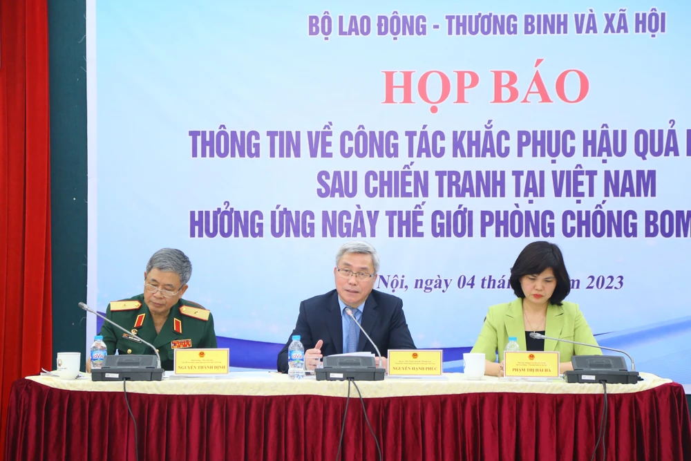 Quang cảnh cuộc họp báo