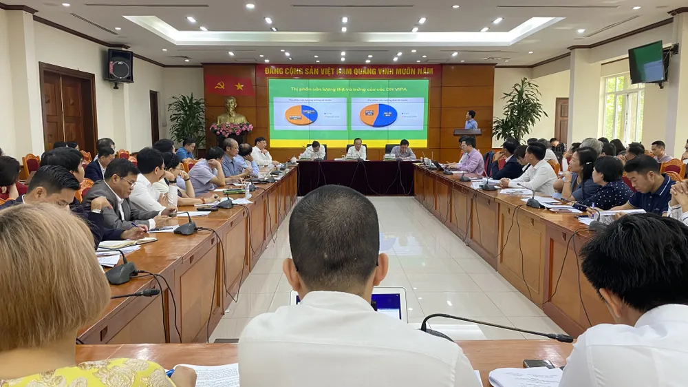 Hội nghị tháo gỡ khó khăn cho chăn nuôi gia cầm Việt Nam sáng 27-4