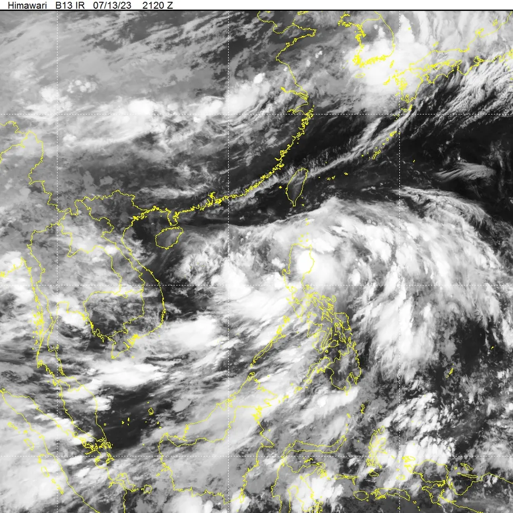 Ảnh chụp vệ tinh vị trí xoáy thuận lúc rạng sáng 14-7. Ảnh theo TTDBKTTVQG Ảnh chụp vệ tinh vị trí xoáy thuận lúc rạng sáng 14-7. Ảnh theo TTDBKTTVQG