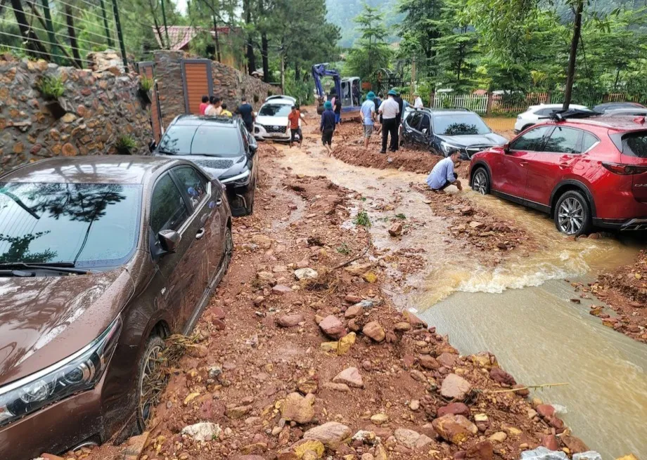 Vụ lũ ống ở Minh Phú, huyện Sóc Sơn (Hà Nội) ngày 4-8