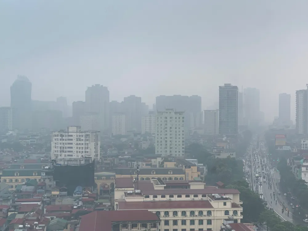 Sương mù dày đặc ở Hà Nội sáng 11-8. Ảnh: THANH DUNG Sương mù dày đặc ở Hà Nội sáng 11-8. Ảnh: THANH DUNG