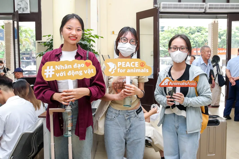 Hành khách trong và ngoài nước đi tàu nhiệt liệt hưởng ứng chiến dịch này