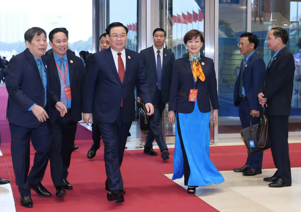 Chủ tịch Quốc hội Vương Đình Huệ đến dự đại hội. Ảnh: VIẾT CHUNG