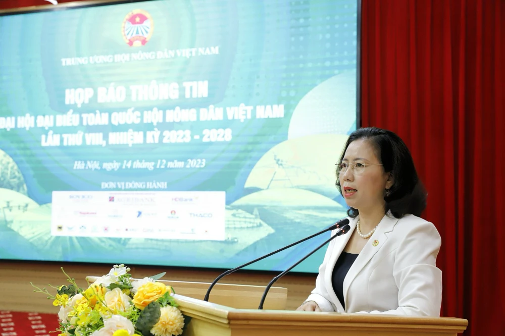 Phó Chủ tịch Trung ương Hội Nông dân Việt Nam Bùi Thị Thơm phát biểu img-4362-1177.jpeg