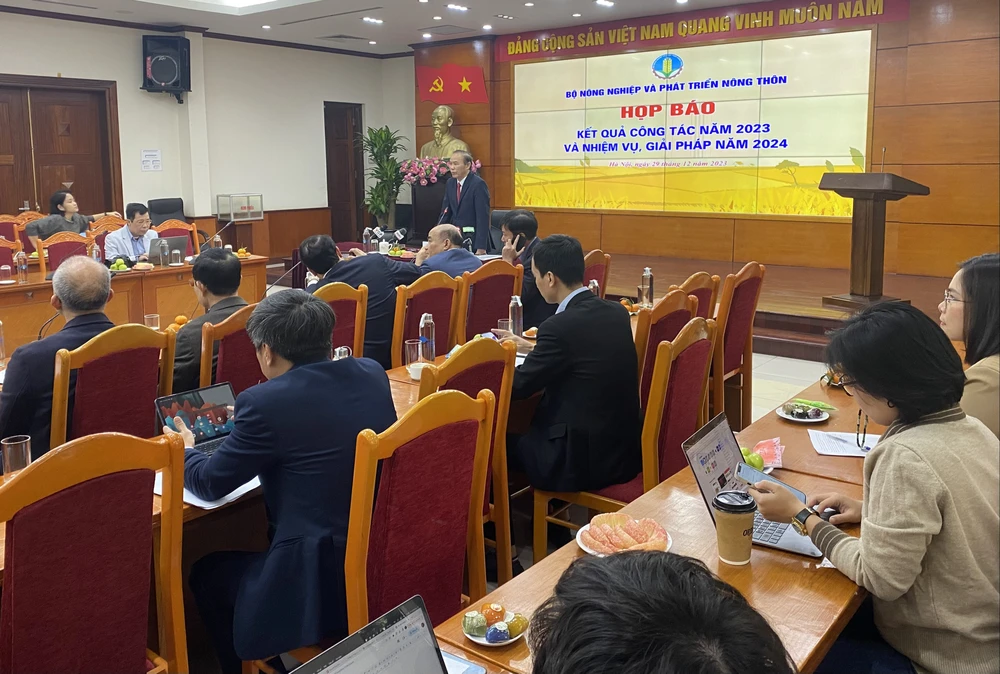 Cuộc họp báo chiều 29-12 của Bộ NN-PTNT. Ảnh: VĂN PHÚC img-4761-1889.jpeg