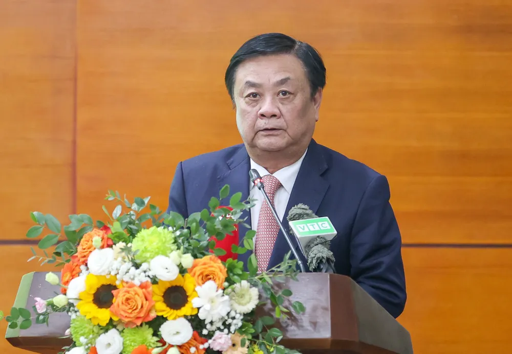 Bộ trưởng Bộ NN-PTNT Lê Minh Hoan phát biểu đáp từ các nội dung chỉ đạo của Thủ tướng img-4913-4477.jpeg