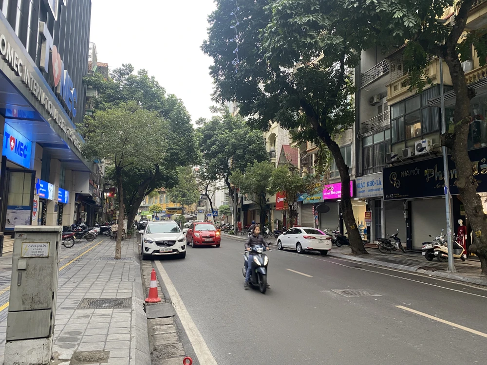 Đường phố ở Hà Nội sáng 29-1. Ảnh: VĂN PHÚC img-5722-7145.jpeg