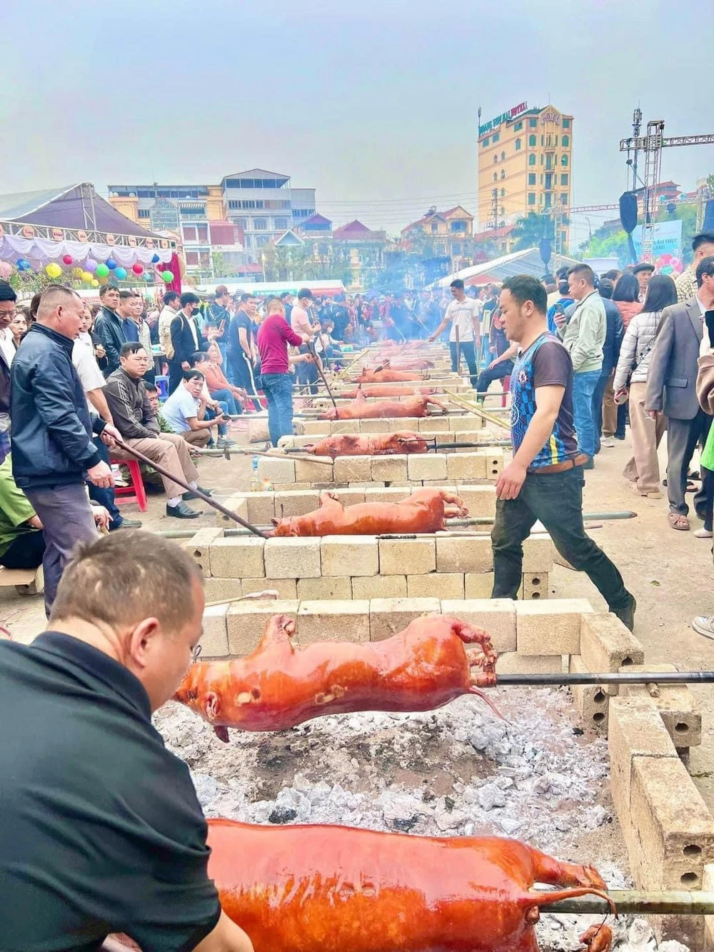 Hội thi heo quay. Đâu đâu cũng có món heo quay img-6892-4188.jpeg