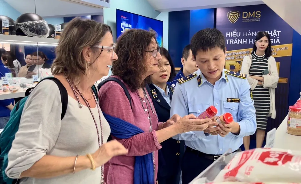 Phòng trưng bày sẽ mở cửa từ hôm nay đến 19-3, hoàn toàn miễn phí img-7329-810.jpeg
