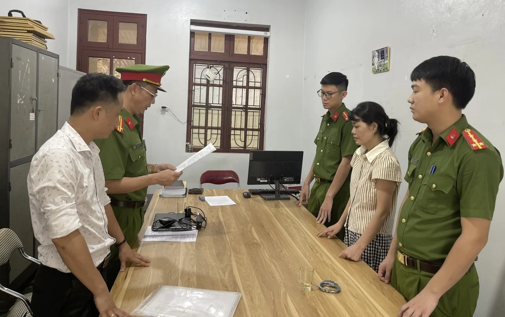 Hiệu trưởng Vũ Thị Hải Truyền đã bị khởi tố bị can. Ảnh: CABG IMG_0032.jpeg