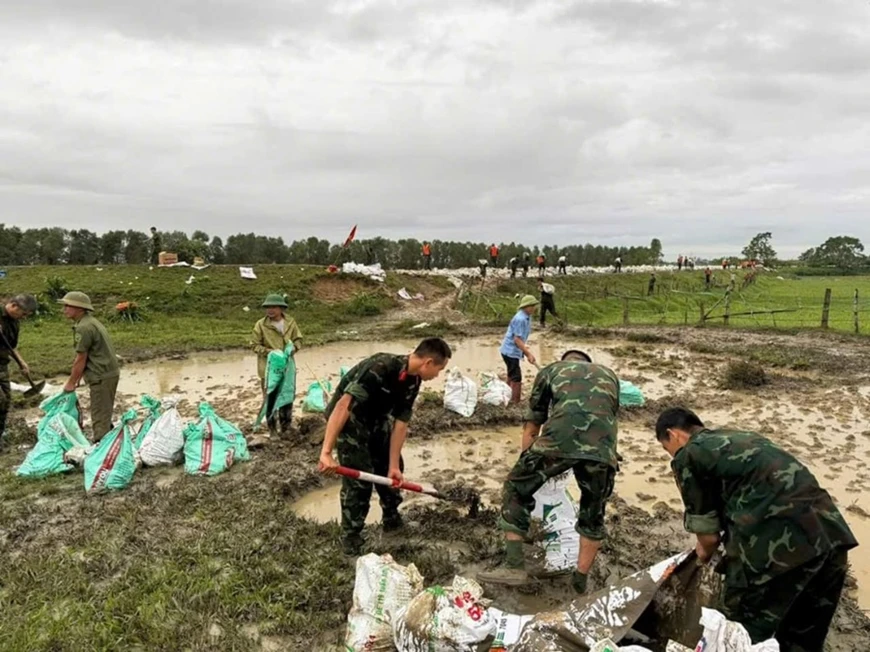 Nước tràn đê ở Đa Hội (Bắc Giang) là đê bối