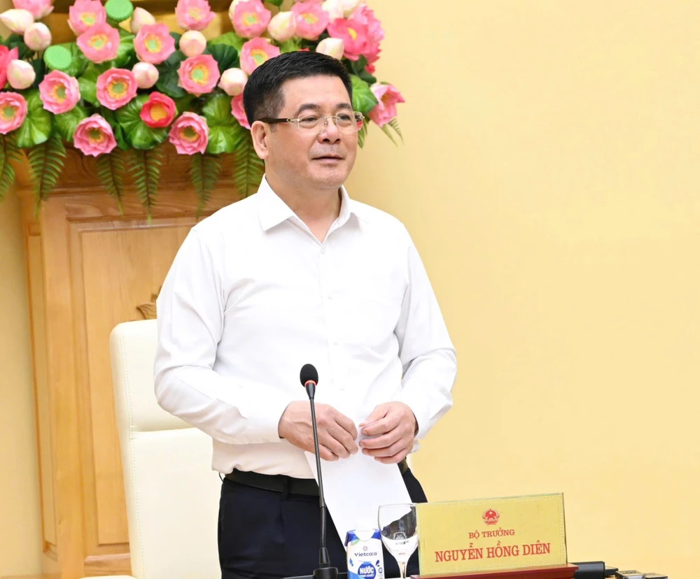 Bộ trưởng Nguyễn Hồng Diên phát biểu tại cuộc họp IMG_8766.jpeg