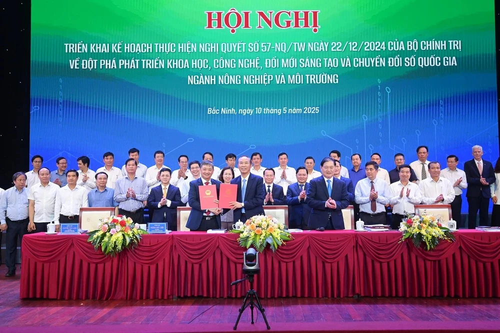 Lễ ký kết các văn bản hợp tác về khoa học công nghệ IMG_8869.jpg