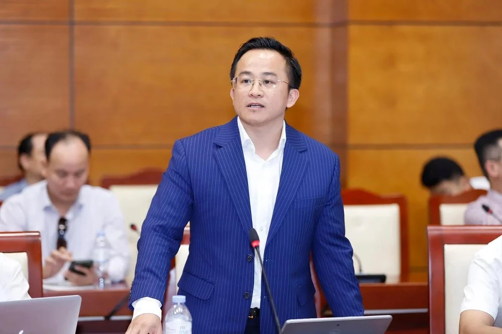 PGS-TS Phạm Minh Hải, Phó Cục trưởng Cục Viễn thám quốc gia, phát biểu tại phiên thảo luận. Ảnh: KHƯƠNG TRUNG/NN-MT IMG_8877.jpg