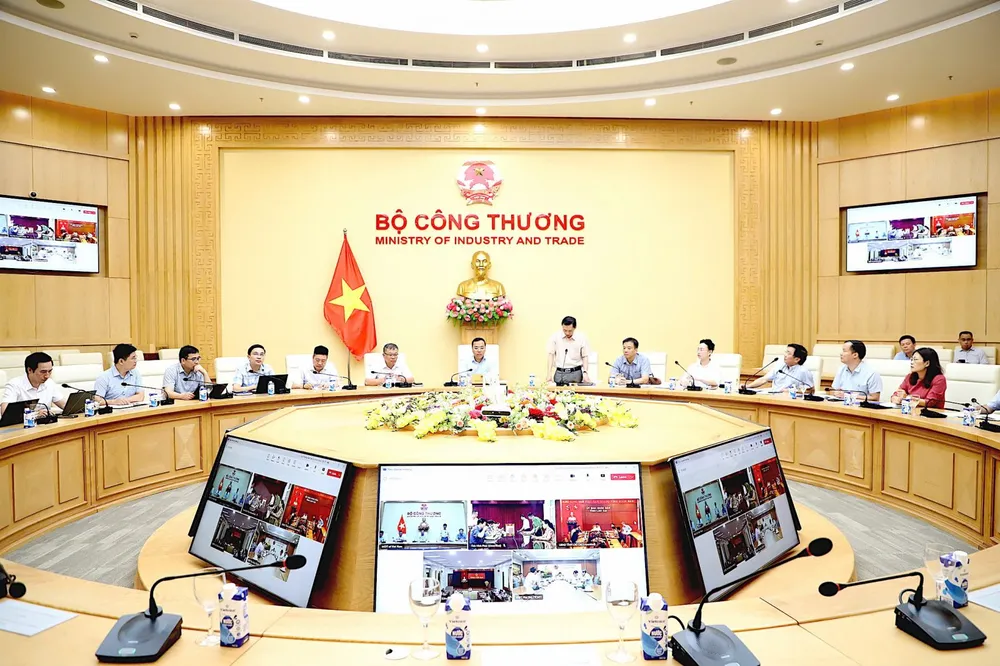 Quang cảnh cuộc họp tại trụ sở Bộ Công thương, ngày 21-5 IMG_9144.jpeg