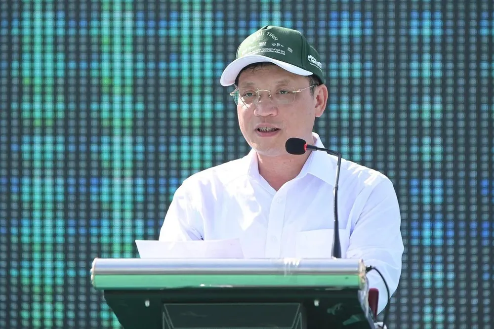 Phó Chủ tịch UBND tỉnh Quảng Ninh Nghiêm Xuân Cường phát biểu tại lễ mít tinh. Ảnh: TÙNG ĐINH IMG_9378.jpg