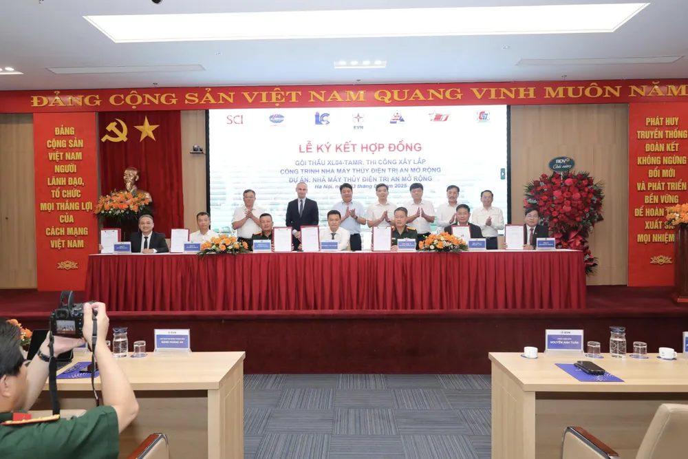 Lễ ký kết sáng 3-6, tại Hà Nội IMG_9436.jpeg