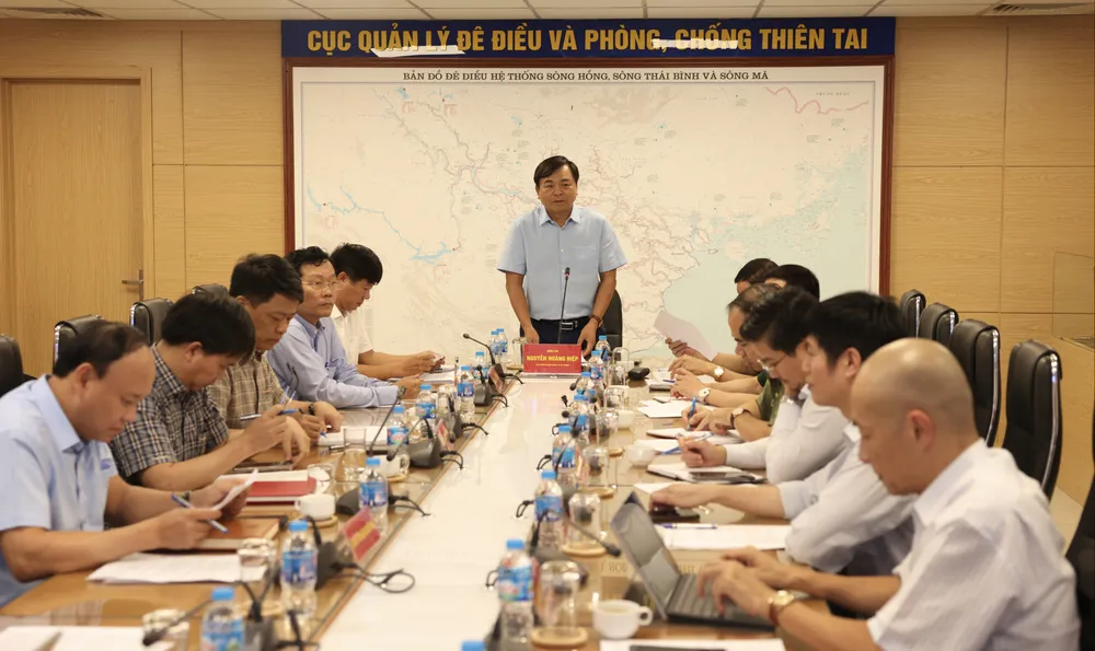 Thứ trưởng Bộ Nông nghiệp và Môi trường Nguyễn Hoàng Hiệp chủ trì cuộc họp IMG_9628.jpeg