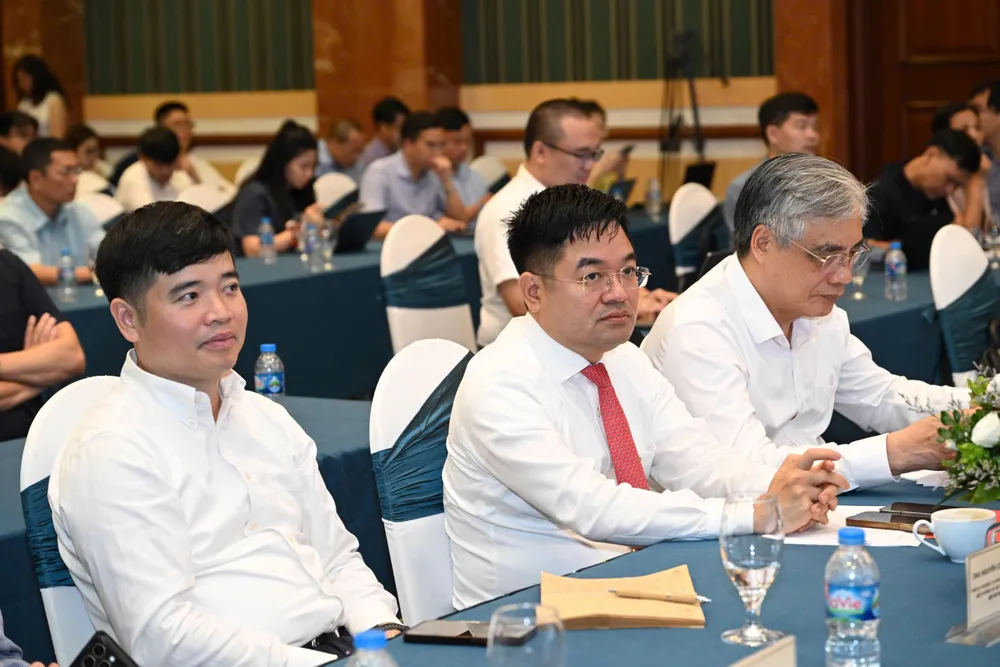 Các đại biểu dự diễn đàn sáng 26-6 IMG_9943.jpeg