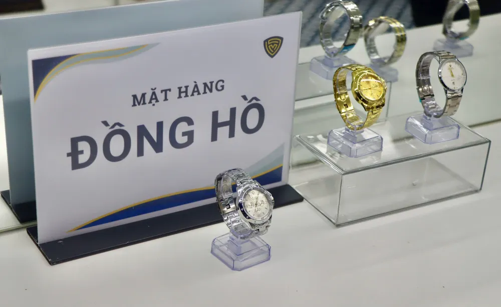 Sản phẩm chính của đợt trưng bày này chủ yếu là thời trang IMG_9960.jpeg