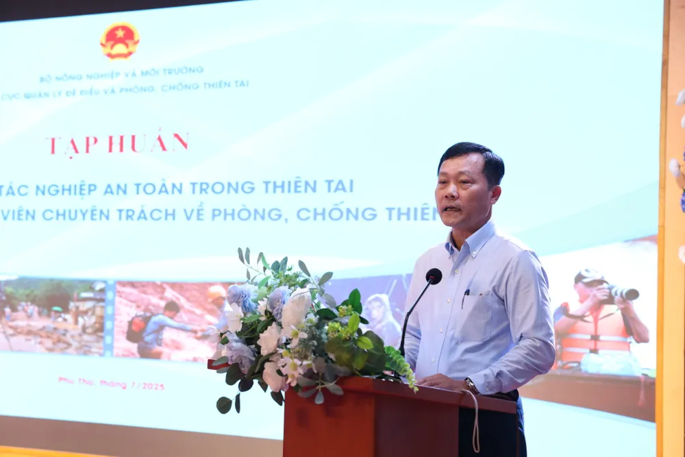 Ông Nguyễn Văn Tiến, Phó Cục trưởng Cục Quản lý đê điều và Phòng chống thiên tai phát biểu IMG_0286.jpeg