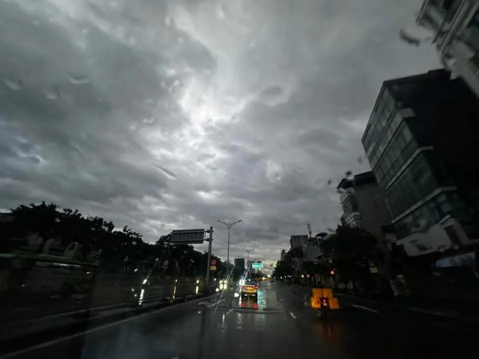 Hà Nội yên ắng lạ thường vào buổi sáng 22-7 IMG_0632.jpeg