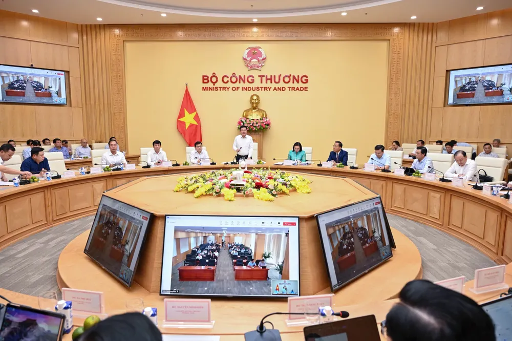 Cuộc họp của lãnh đạo Bộ Công thương với các cục, vụ liên quan IMG_0972.jpeg