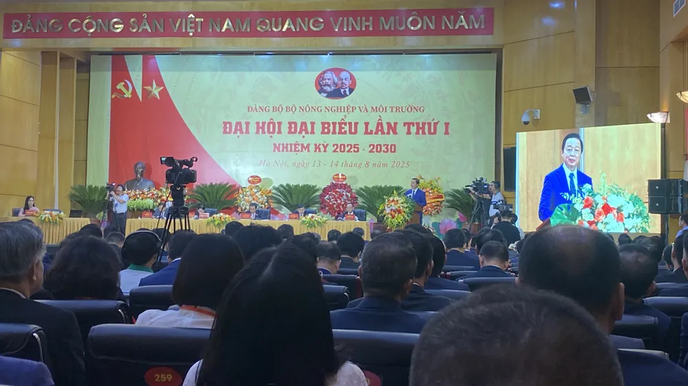 Phó Thủ tướng Trần Hồng Hà phát biểu chỉ đạo đại hội. Ảnh: PHÚC HẬU IMG_1310.jpeg