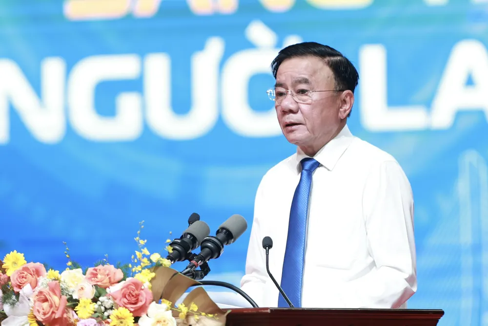 Đồng chí Trần Cẩm Tú, Ủy viên Bộ Chính trị, Thường trực Ban Bí thư, phát biểu chỉ đạo tại diễn đàn, chiều 15-8 14cc2e155f2f3b91add2efbc66e6641d.jpeg