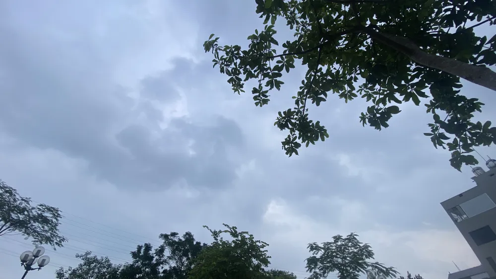 មេឃហាណូយនារសៀលថ្ងៃទី ១៥ សីហា រូបថត៖ PHUC HAU IMG_1355.jpeg