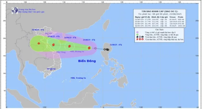 Họa đồ dự báo bão số 5 cập nhật lúc 8 giờ sáng nay của Trung tâm Dự báo khí tượng - thủy văn quốc gia IMG_1595.jpeg