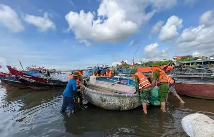 Một số địa phương đã cấm biển. Ảnh: Cục Quản lý đê điều và Phòng chống thiên tai IMG_1634.jpeg