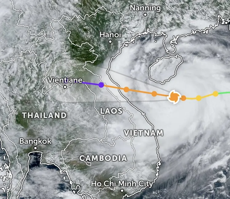 Cập nhật ảnh vệ tinh bão Kajiki lúc 11 giờ ngày 24-8 theo nền tảng Zoom Earth IMG_1656.jpeg