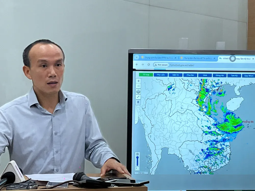 Ông Hoàng Phúc Lâm chủ trì cuộc họp và trả lời các câu hỏi của báo chí chiều 24-8 IMG_1680.jpeg