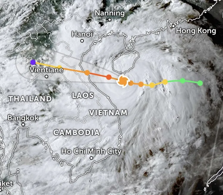 Vị trí tâm bão qua ảnh vệ tinh cập nhật hồi 17 giờ 45 phút ngày 24-8. Nguồn: ZOOM EARTH IMG_1689.jpeg