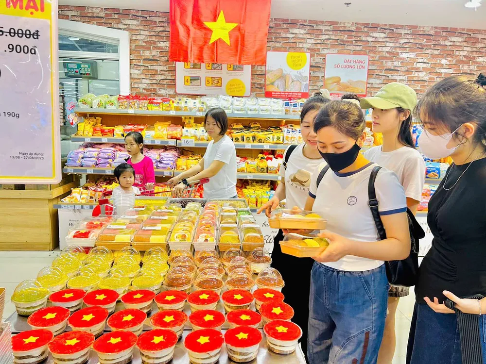 Những món đồ, quà tặng và sản phẩm mang cờ Tổ quốc tại hệ thống siêu thị WinMart dịp lễ Quốc khánh 2-9 IMG_1919.jpeg