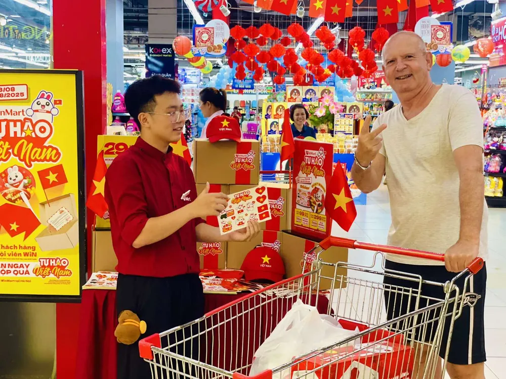 Người tiêu dùng mua sắm dịp Quốc khánh tại hệ thống WinMart IMG_1920.jpeg