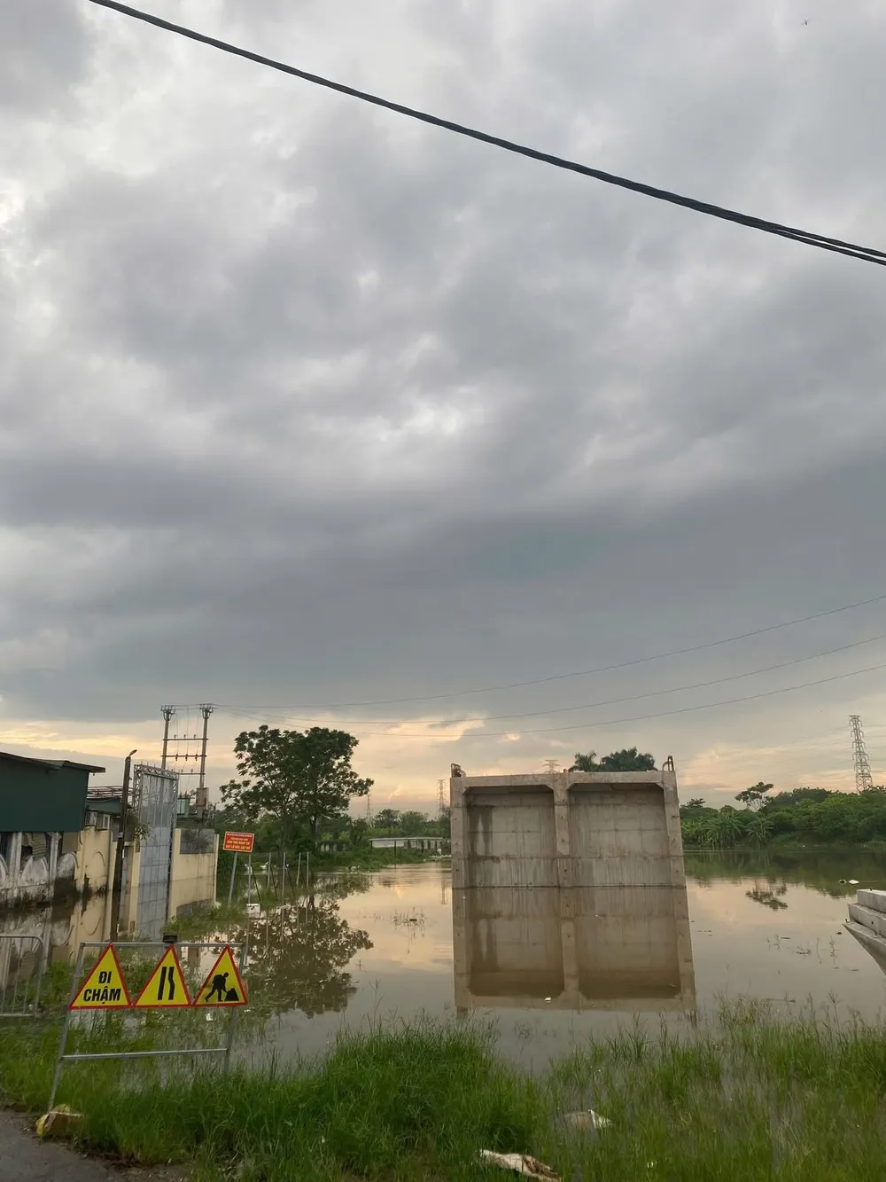 Cầu Tân Phú bắc qua sông Đáy ở xã Hưng Đạo (TP Hà Nội) ngày 28-8 IMG_1960.jpeg