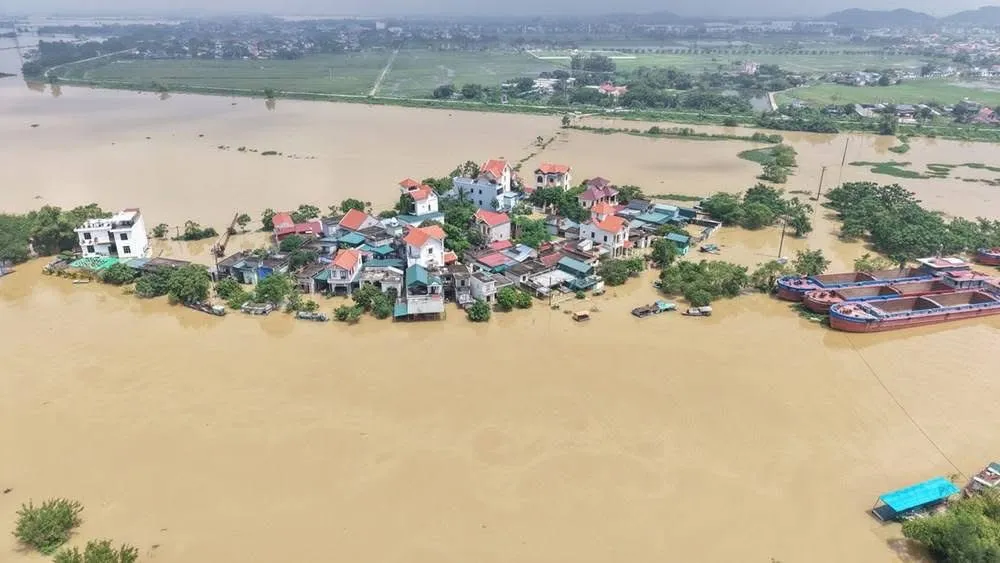 Nước lũ sông Hoàng Long dâng cao sau bão số 5 đang cô lập hàng trăm hộ dân ở thôn Kênh Gà (xã Gia Viễn, tỉnh Ninh Bình) 4-5 ngày nay IMG_2035.jpeg