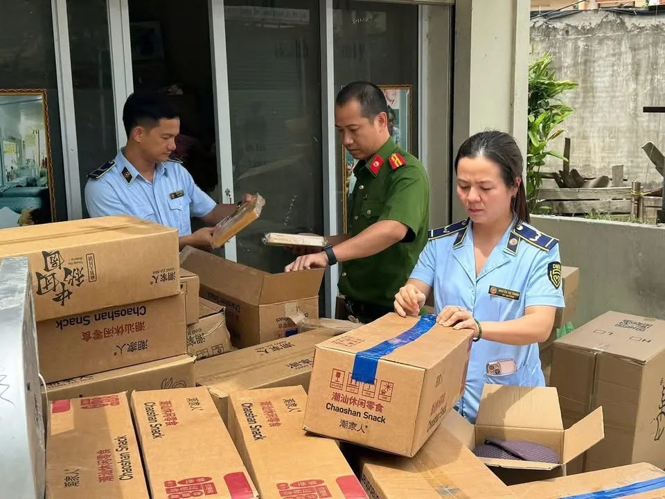 Lực lượng chức năng phát hiện một cơ sở nhập lậu bánh Trung thu Trung Quốc tại phường Hà Đông (Hà Nội) IMG_2335.jpeg