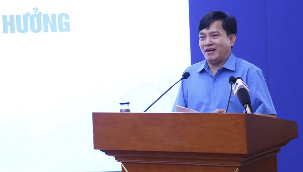 Phó Chủ tịch Tổng Liên đoàn Lao động Việt Nam Nguyễn Xuân Hùng phát biểu và cung cấp thông tin báo chí IMG_2417.jpeg