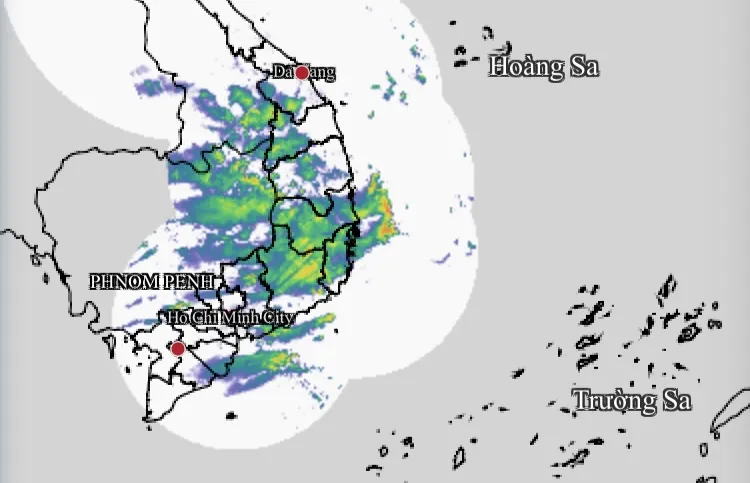Cập nhật ảnh radar thời tiết từ Trung tâm Dự báo khí tượng - thủy văn quốc gia vào chiều tối 21-9 cho thấy Nam Trung bộ đang mưa lớn do hoàn lưu xa IMG_2487.jpeg