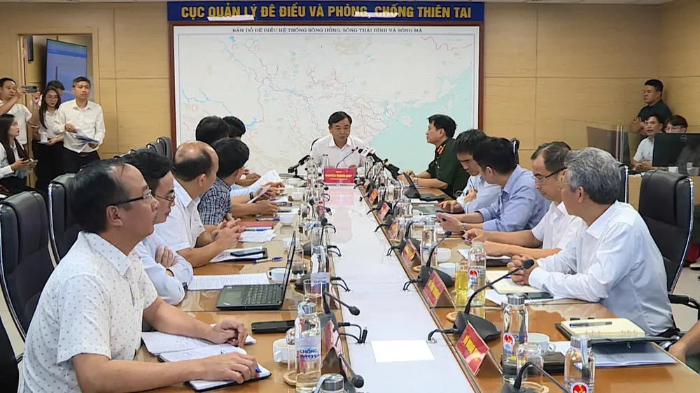 Quang cảnh cuộc họp chiều 22-9 của Ban Chỉ đạo Phòng thủ dân sự quốc gia IMG_2531.jpeg