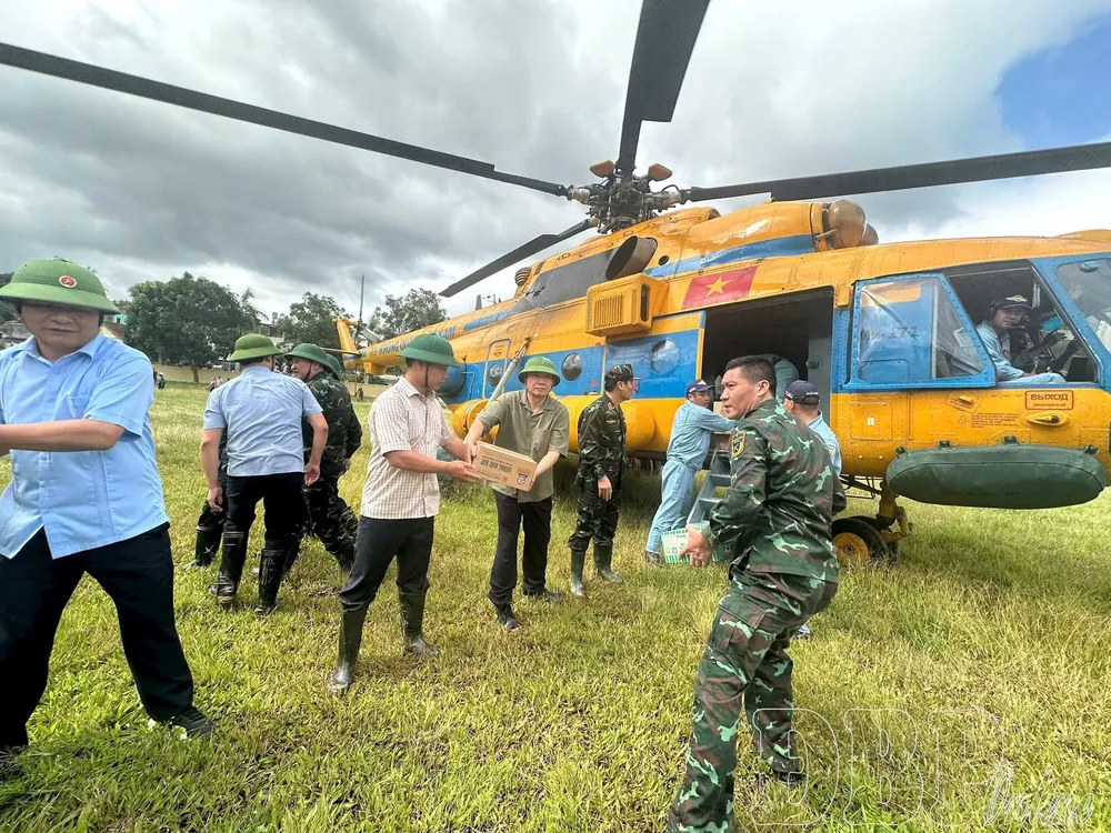 Cục Cứu hộ - Cứu nạn huy động trực thăng vận chuyển hàng cứu trợ, ứng phó thiên tai ở tỉnh Điện Biên hồi tháng 8-2025. Ảnh minh họa IMG_2532.jpeg
